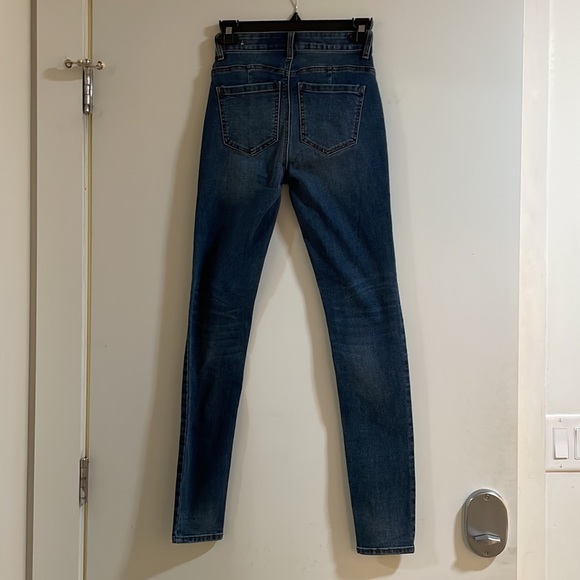 Light jeans - Picture 2 of 2